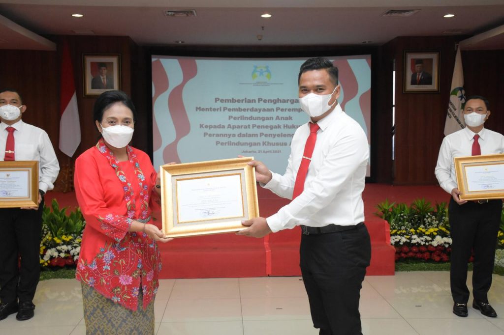 65 APH Mendapatkan Penghargaan dari Menteri PPPA di Hari Kartini 2021