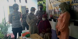 Penerapan Tes Swab, Polsek Pondok Aren Ingatkan Warga Akan Keberadaan Covid-19