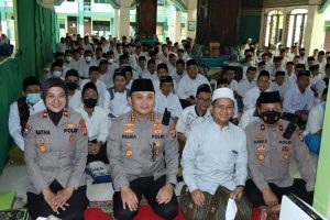 Masuki Hari Pertama Sebagai Kapolres Metro Jakarta Barat, Kombes Pol. Pasma Royce Sambangi Toga