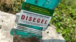 Wihh Nekat, Kuburan di Segel Stiker PN Indramayu Oleh Oknum Yang Tak Dikenal