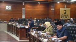 Wabup Indramayu H. Syaefudin Menyampaikan Jawaban Bupati Atas Pemandangan Umum Fraksi-fraksi DPRD Kab. Indramayu Terhadap 3 Rancangan Peraturan Daerah (RAPERDA).